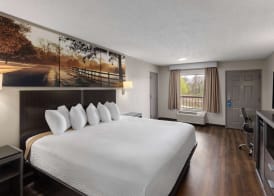 Days Inn by Wyndham Childersburg 5