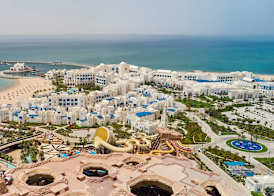 Hilton Salwa Beach Resort and Villas 3
