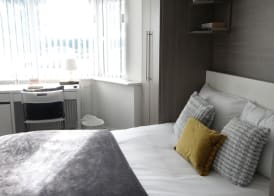 Private Bathroom Rooms- Near Heathrow - Near Shops 2
