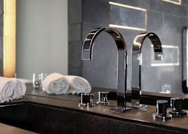 D-Hotel 4