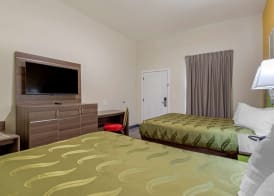 Quality Inn & Suites Elgin 5