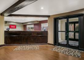Red Roof Inn & Suites Knoxville East 2