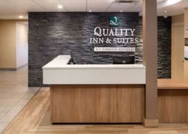 Quality Inn & Suites Windsor - Downtown 5