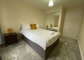 Remarkable 2-bed Apartment in Glasgow 3