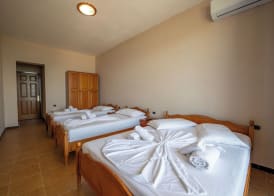 Nika Hotel Rradhime 2