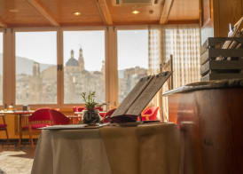 Hotel Reconquista 4