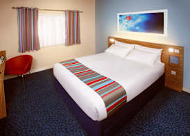Travelodge Camberley 5