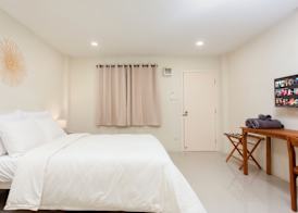 Comfy Corner Hotel 5