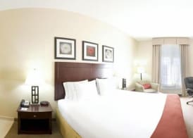 Holiday Inn Express & Suites DICKSON by IHG 5