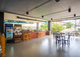 AJ Residence 4