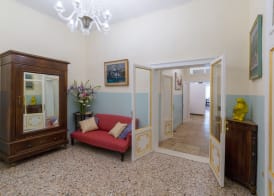 Friendly Venice Suites 3