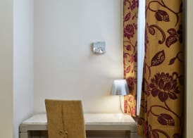 Opera Hotel 4