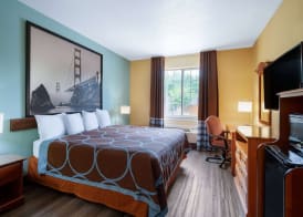 Super 8 by Wyndham Salisbury 4