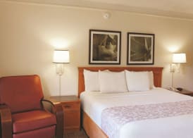 Baymont by Wyndham Houston La Porte 4