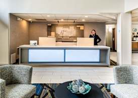 Holiday Inn Express & Suites CHARLOTTE ARPT-BELMONT by IHG 3
