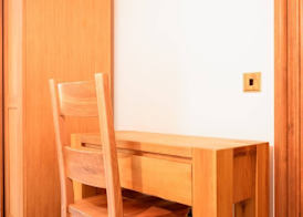 JOIVY 5 Bedroom Apt Near Meadows & George Square 2