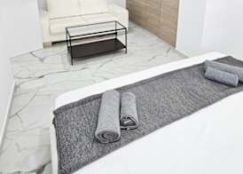 Urban Comfort Apartment 3