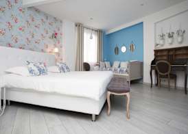 Hôtel Mademoiselle 3