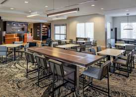 Courtyard by Marriott Houston City Place 2