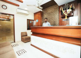 Collection O Airport Metro Andheri East 4