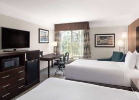 Fairfield Inn & Suites by Marriott Bakersfield North/Airport 5