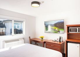Travelodge by Wyndham Langley 5