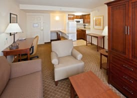 Staybridge Suites INDIANAPOLIS-AIRPORT by IHG 5