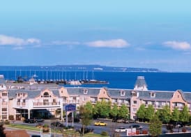 Hamilton Inn Select Beachfront Mackinaw City 2
