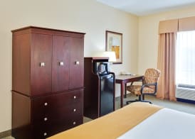 Holiday Inn ATHENS - AIRPORT by IHG 4