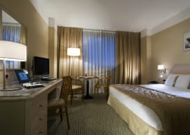 Holiday Inn NAPLES by IHG 3