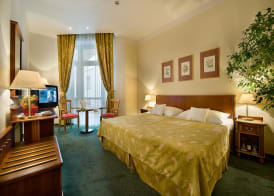 EA Hotel Rokoko 5