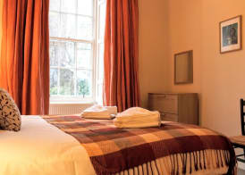 Traditional Georgian Flat in New Town, Sleeps 5-6 2