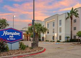 Hampton Inn Houston-Pearland 2