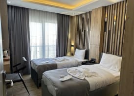 world say hotel 3