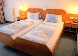 Waldhotel Feldbachtal 4