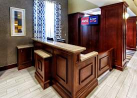 Hampton Inn & Suites Staten Island 5