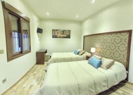 Hostal Garlu 5