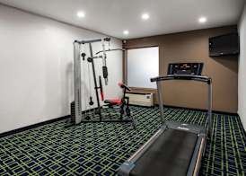 Travelodge By Wyndham Fort Wayne North 2