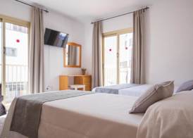 AzuLine Hostal Dinamarca 4