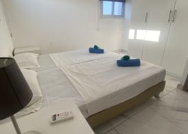Nissi Avenue Suites 3