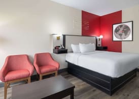 Ramada by Wyndham Locust Grove 5