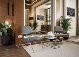 Dominic Smart & Luxury Suites - Parliament 3