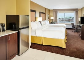 Holiday Inn Express & Suites SANDUSKY by IHG 2
