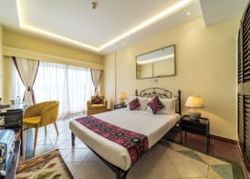 Sentrim Castle Royal Hotel 3