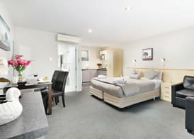 Arthur's Court Motor Lodge 4
