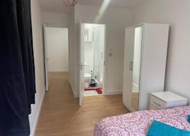 OYO Dorset House at Upton Park 4