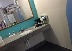 Howard Johnson by Wyndham Dothan 4