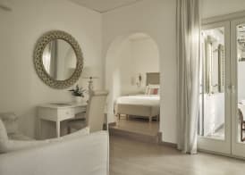 Yria Island Boutique Hotel & Spa 4