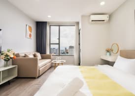 REM Rivergate Garden Pool Signature Apartments 5