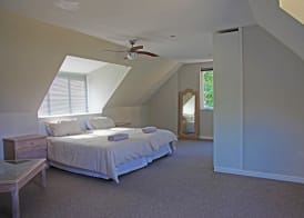 Modern Cottage In Upper Constantia 3